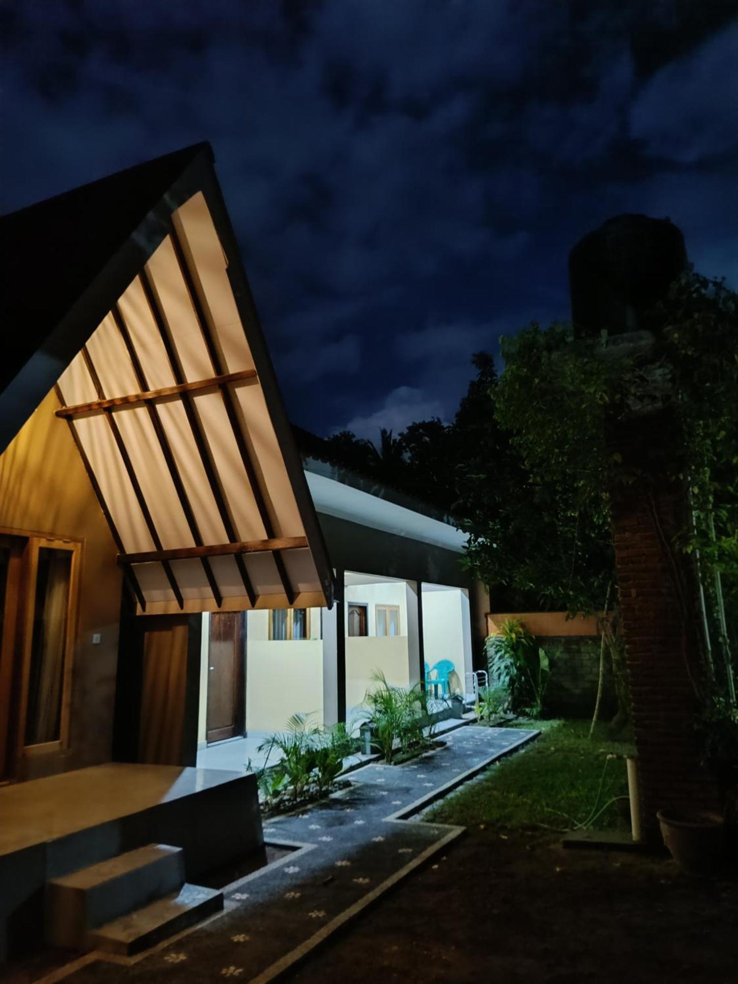 Honey Home Kuta  Extérieur photo